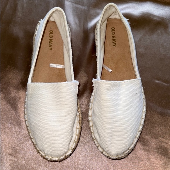 Old Navy Off White Canvas Slip On Espadrille Flats Preppy Vacation Resort Sz 8 - Picture 1 of 7